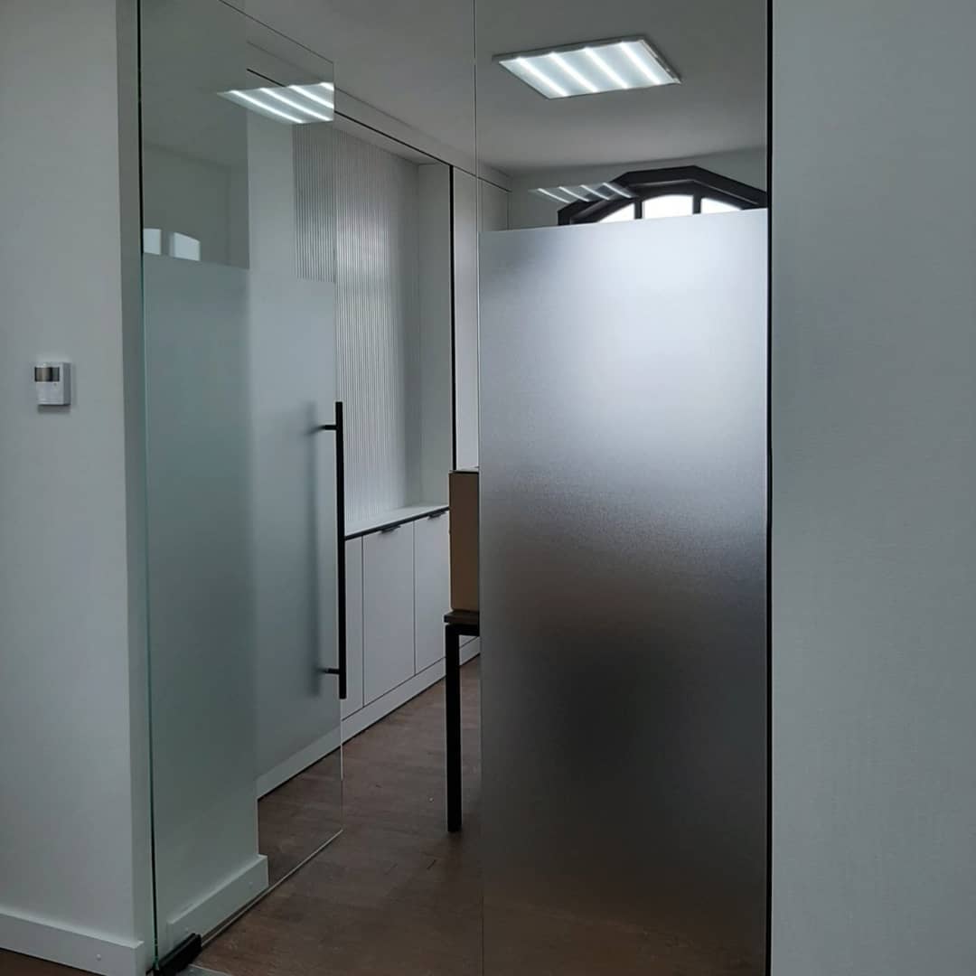 Установка защитной пленки