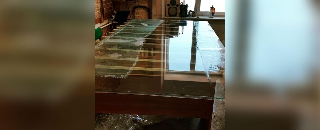 Бронировка стеклянных козырьков