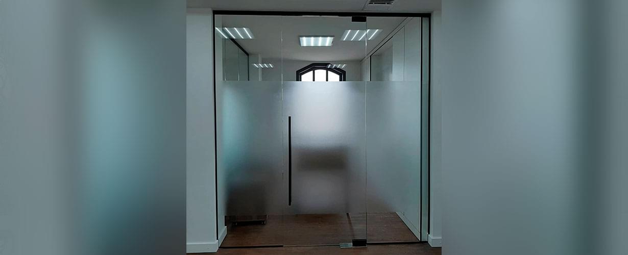 Тонировка + декор двери